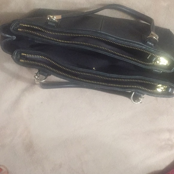 Coach Purse (Black Leather) - Picture 4 of 9